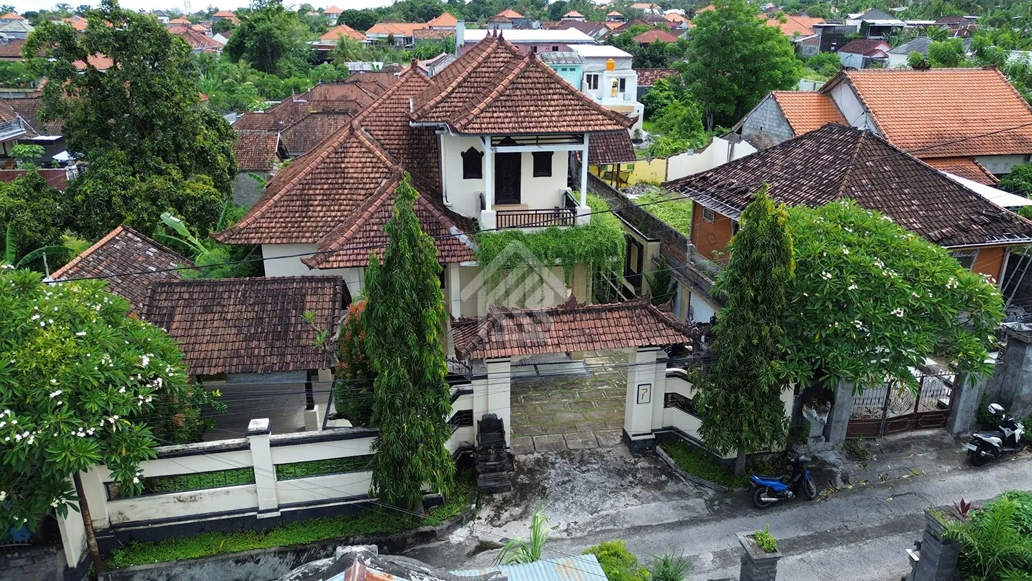 Rumah 2 Lantai Luas Tanah 4 are Hanya 2 Menit dari Samsat Buleleng